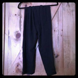 Maternity capri leggings